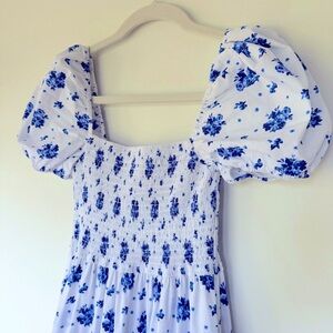 STUNNING NWT Caroline Constas Gianna Smocked Puff Sleeve Maxi Blue Spot Floral M